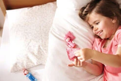 Haba 300513 Little Friends Puppe Mali -Haba Verkaufsgeschäft haba 300513 little friends puppe mali 2