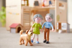 Haba 306147 Little Friends – Spielset Großeltern -Haba Verkaufsgeschäft haba 306147 little friends spielset grosseltern 4